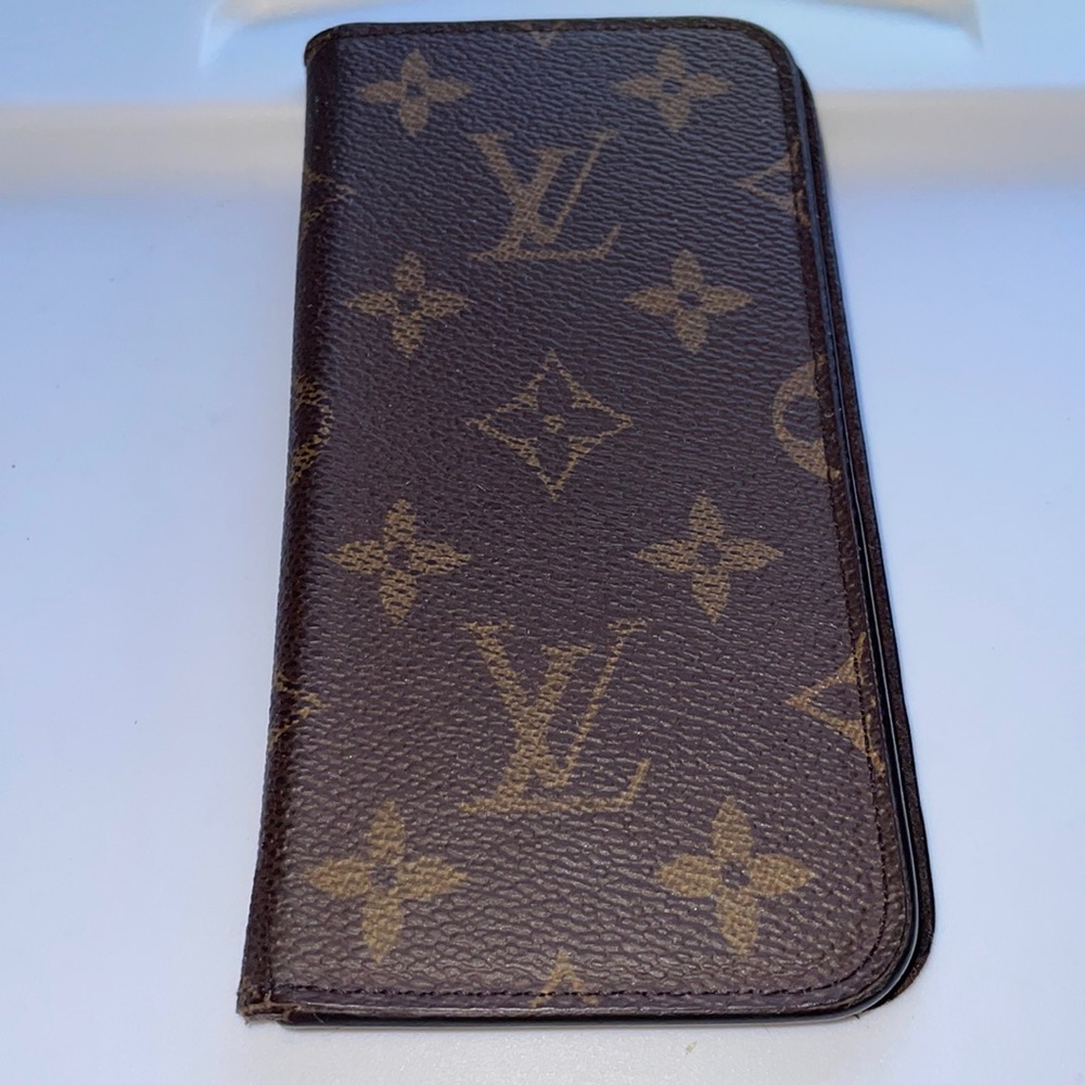 LV iPhone 10 Cover and Card Holder EUC 6”x3” - Picture 3 of 7